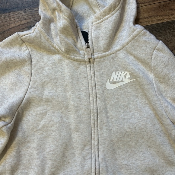 Nike jacket - Picture 2 of 5